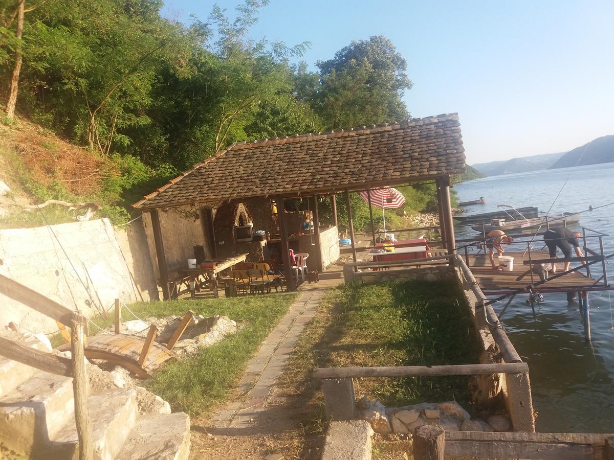 Chalet Ljubicine Kolibe Golubinje Kültér fotó
